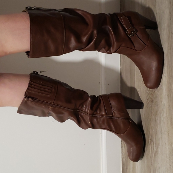 Guess slouchy brown round toe boots - Picture 2 of 10